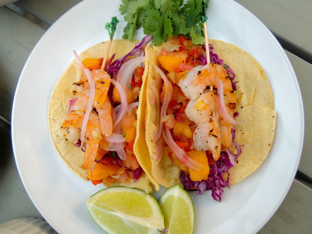 Shrimp tacos with mango salsa - The Petit Gourmet