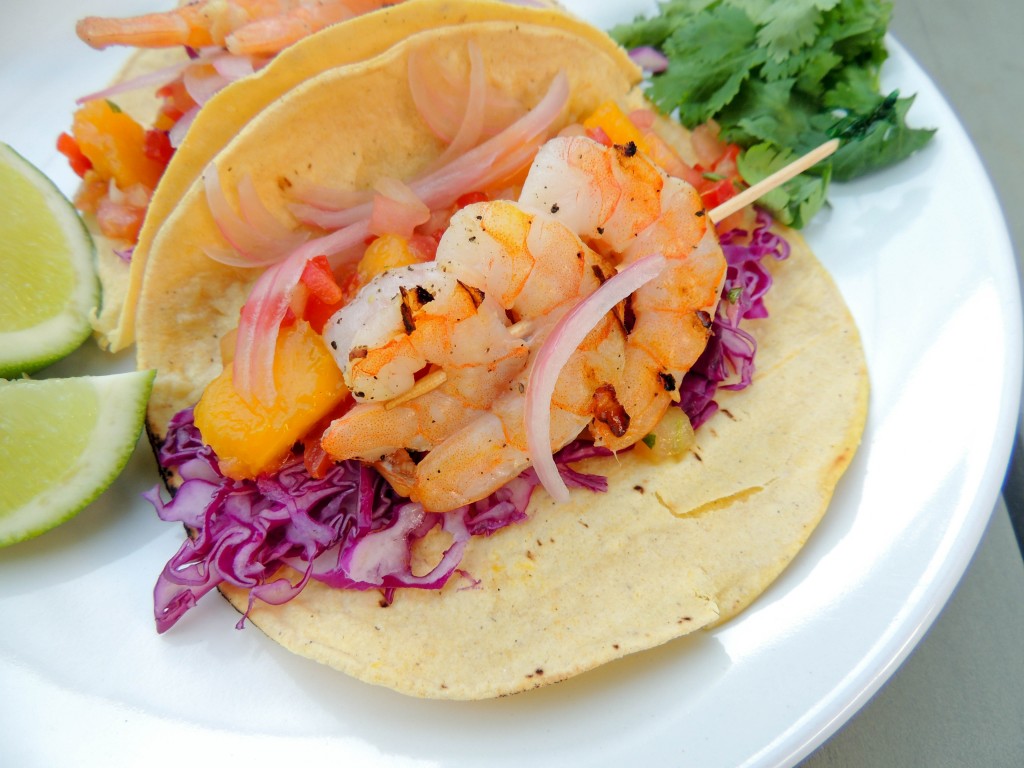 Shrimp tacos with mango salsa - The Petit Gourmet