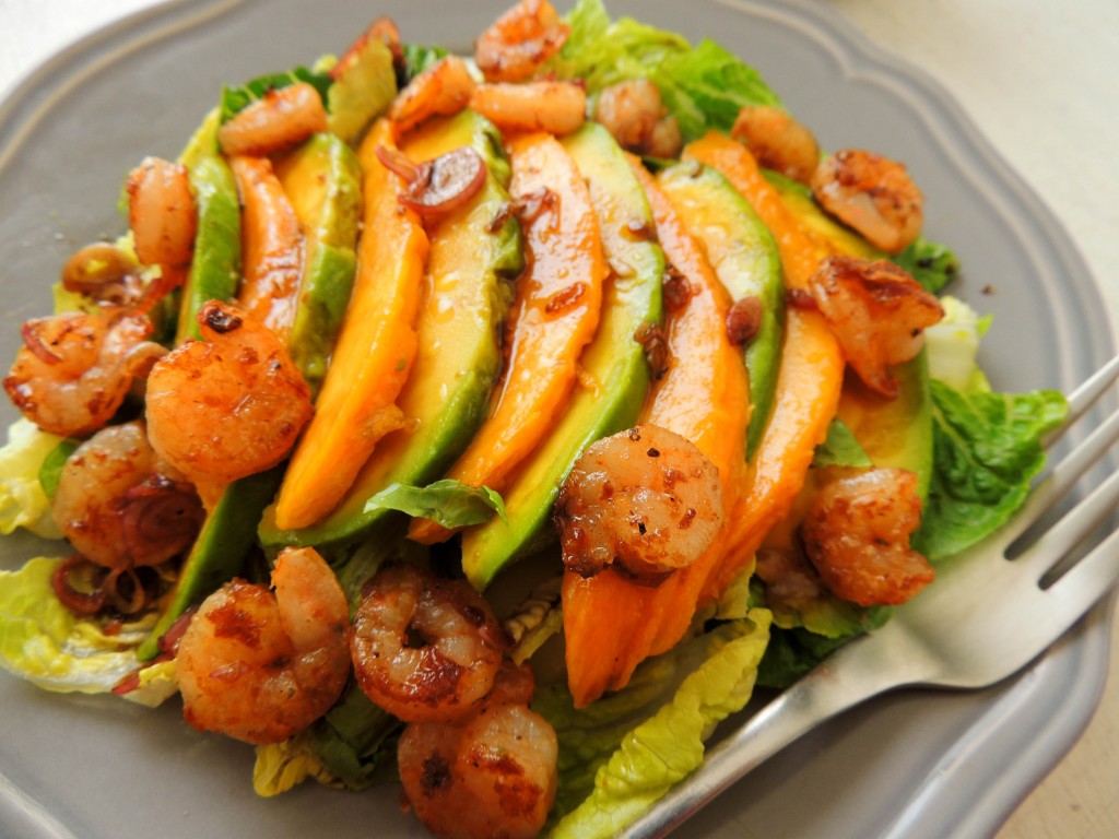 Shrimp, avocado and mango salad - The Petit Gourmet