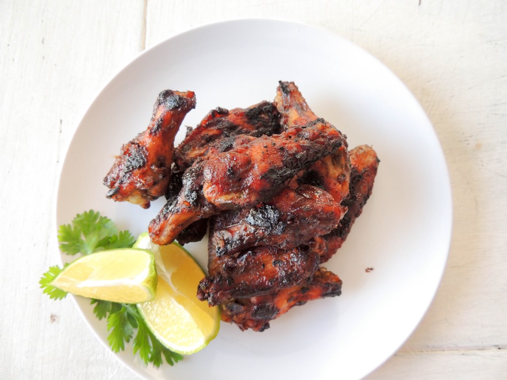 Alitas de pollo a la parrilla con pimentón ahumado y azúcar morena - The Petit Gourmet