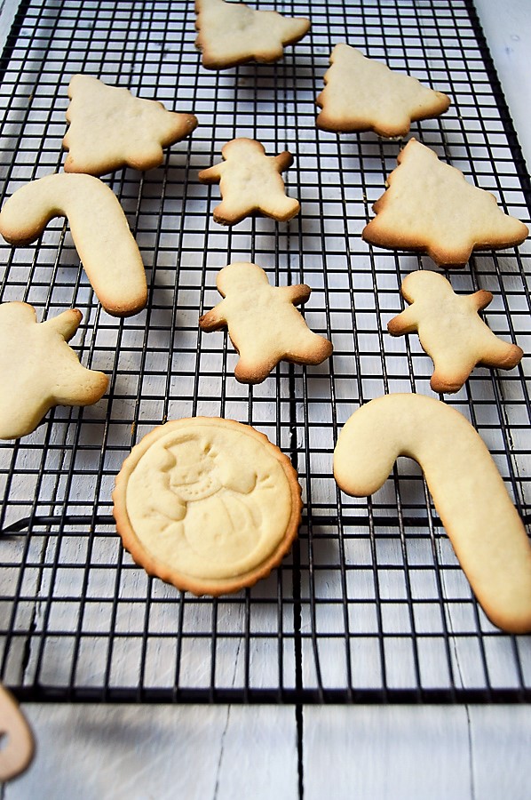 Gluten-free vanilla sugar cookies #sweetestseasoncookies