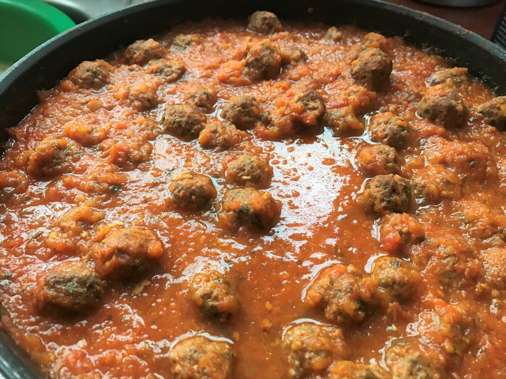 Moroccan meatballs Tagine with Tomato Sauce with eggs – Kefta's tajine with eggs