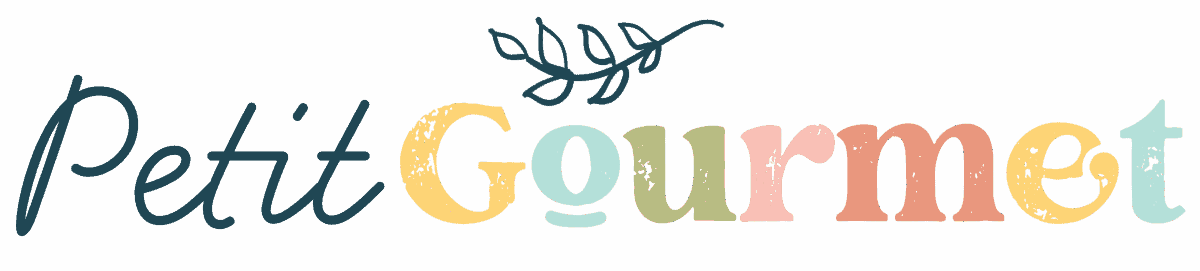 Fresh homemade pet food from Petit Gourmet, featuring healthy, natural ingredients for balanced nutrition and optimal pet health.